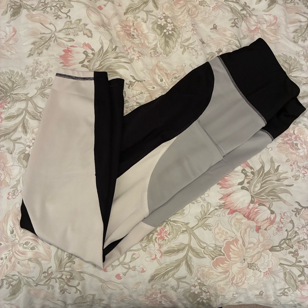 Avia Black and Gray Leggings